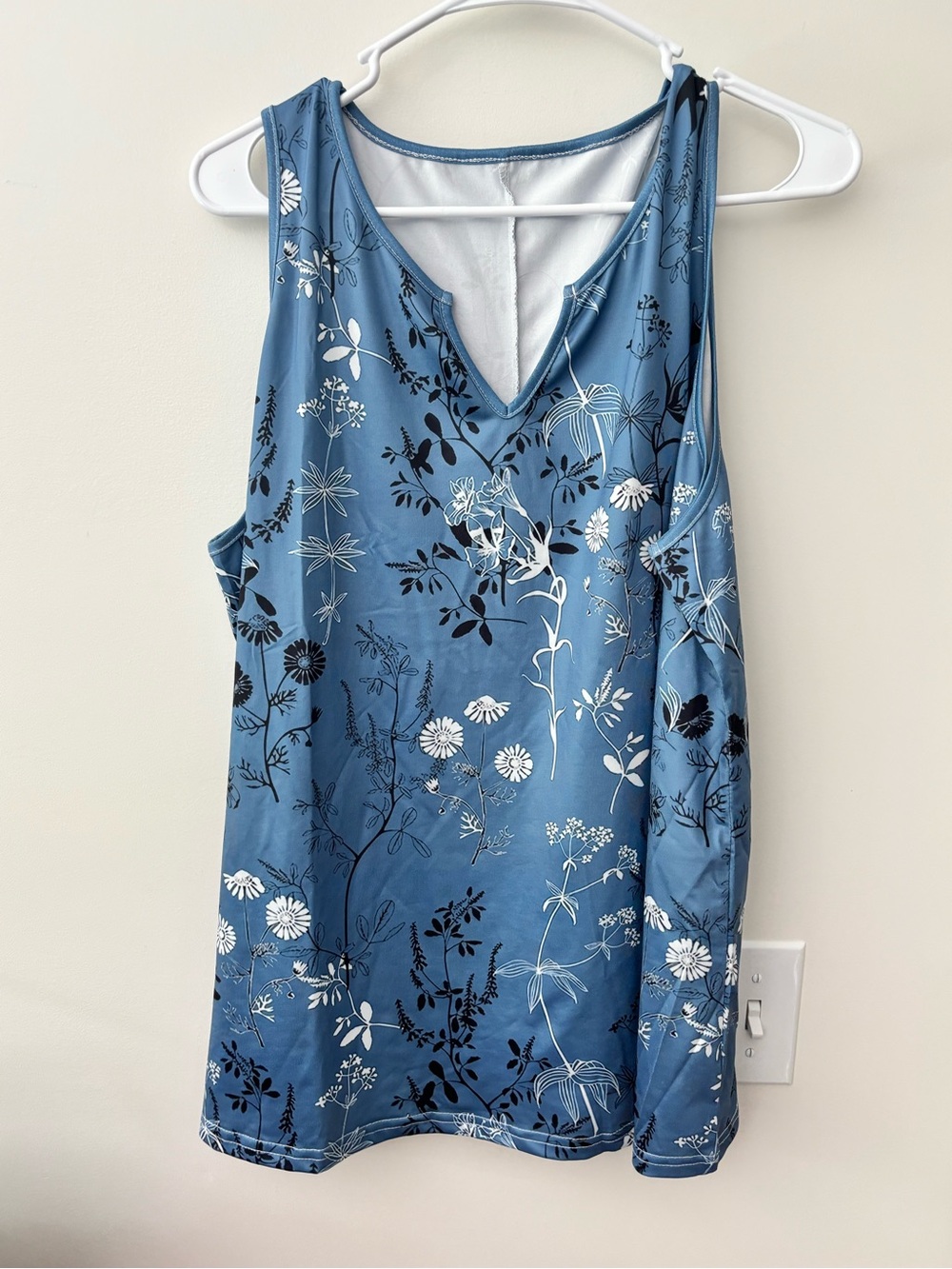 Women’s Blue Floral V-Neck Tank Top